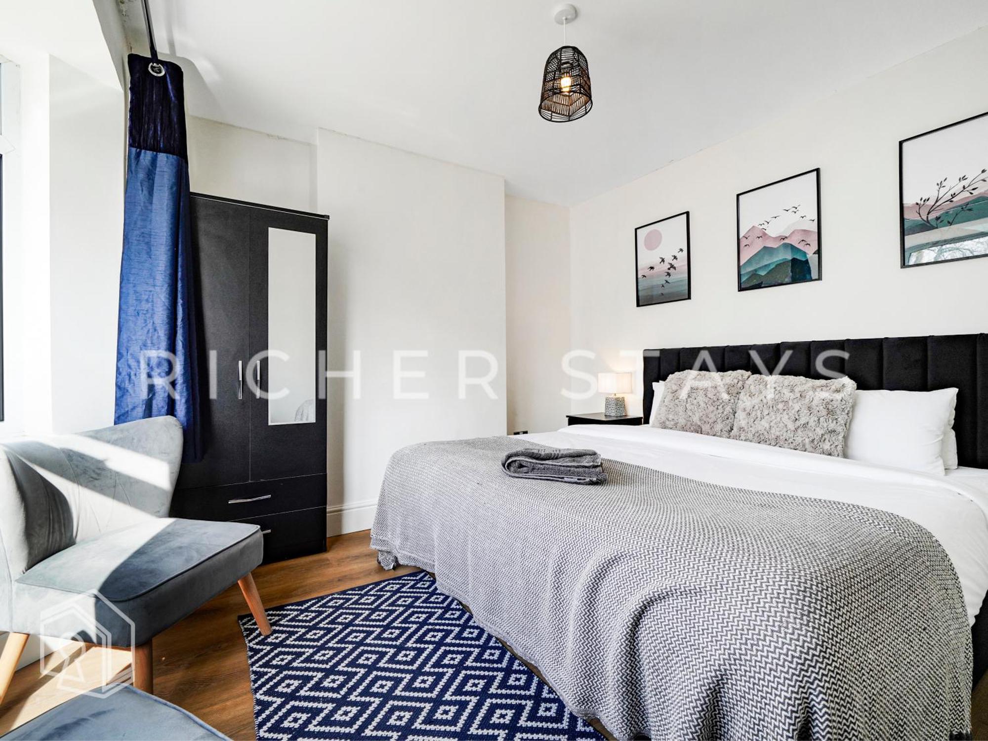 Watford Large 5Br Home - Contractors & Families ภายนอก รูปภาพ
