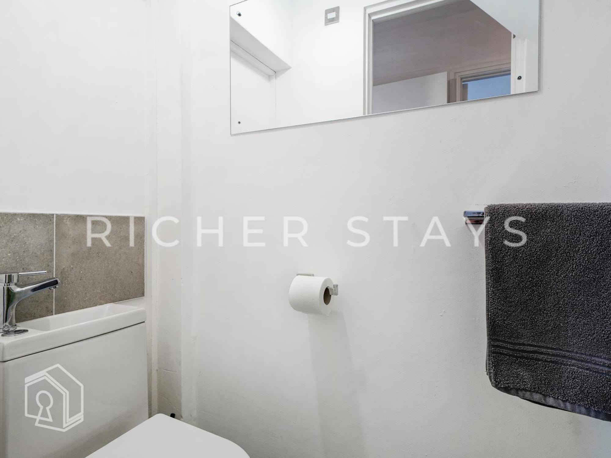 Watford Large 5Br Home - Contractors & Families ภายนอก รูปภาพ